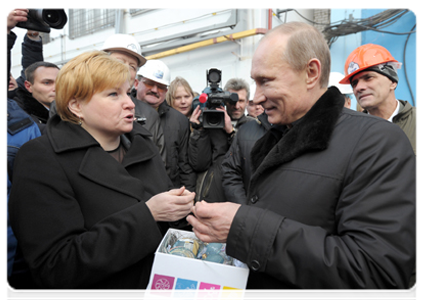 Prime Minister Vladimir Putin meeting with workers of the Kalininskaya nuclear power plant|12 december, 2011|16:15