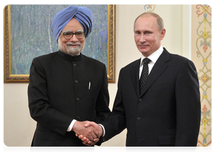 Prime Minister Vladimir Putin meeting with his Indian counterpart Manmohan Singh|16 december, 2011|17:56