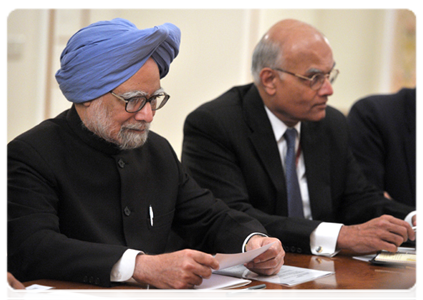 Prime Minister of India Manmohan Singh at a meeting with Prime Minister Vladimir Putin|16 december, 2011|17:57