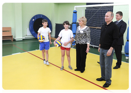 Prime Minister Vladimir Putin visiting the Evrika lyceum in the town of Cheryomushki|19 december, 2011|11:52