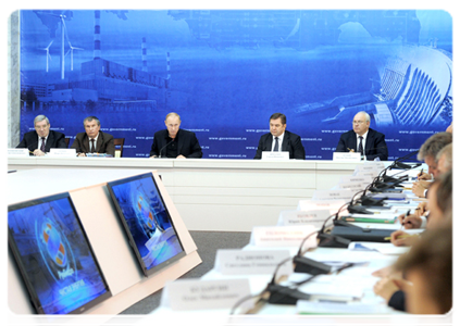 Prime Minister Vladimir Putin chairs a meeting of the government commission on electricity generation while at the Sayano-Shushenskaya hydroelectric power station|19 december, 2011|13:38