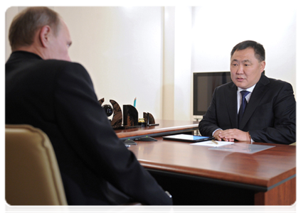 Head of the Republic of Tuva Sholban Kara-ool at a meeting with Prime Minister Vladimir Putin|19 december, 2011|18:46