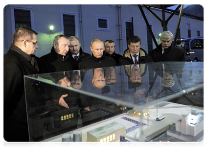 Prime Minister Vladimir Putin visits Baltiysky Zavod|2 december, 2011|18:31