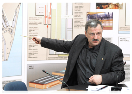 Chairman of the territorial organization of the Russian Trade Union of Shipbuilders of St Petersburg and the Leningrad Region Nikolai Chalov at a meeting on upgrading the Baltiysky Zavod shipyard in St Petersburg|2 december, 2011|19:44