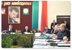 During a visit to the Chechen Republic, Prime Minister Vladimir Putin holds a meeting of the government commission on the socio-economic development of the North Caucasus Federal District in Gudermes