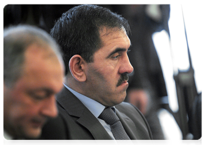 Ingush leader Yunus-Bek Yevkurov at the meeting of the government commission on the socio-economic development of the North Caucasus Federal District|20 december, 2011|17:34