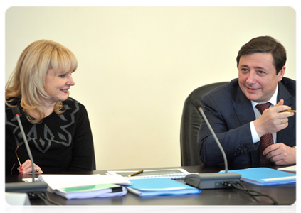 Minister of Healthcare and Social Development Tatyana Golikova and Deputy Prime Minister and Presidential Plenipotentiary Envoy to the North Caucasus Federal District Alexander Khloponin|20 december, 2011|17:36