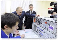 Председатель Правительства Российской Федерации В.В.Путин, прибывший с рабочей поездкой в Санкт-Петербург, посетил Политехнический колледж городского хозяйства