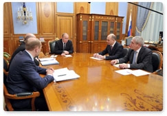 Prime Minister Vladimir Putin meets with Finance Minister Anton Siluanov, Deputy Finance Minister Sergei Shatalov, Head of the Federal Tax Service Mikhail Mishustin and Delovaya Rossiya President Alexander Galushka