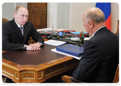 Prime Minister Vladimir Putin meeting with Mordovian leader Nikolai Merkushkin|27 december, 2011|11:14