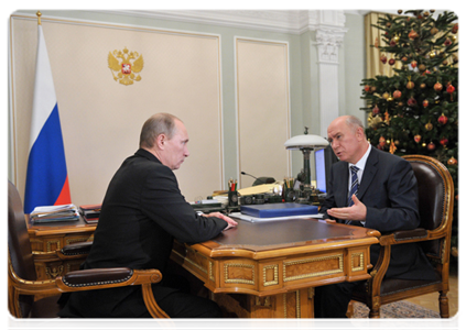 Prime Minister Vladimir Putin meeting with Mordovian leader Nikolai Merkushkin|27 december, 2011|11:14