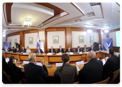 Председатель Правительства Российской Федерации В.В.Путин провёл заседание Народного штаба и Федерального координационного совета ОНФ|27 декабря, 2011|14:03