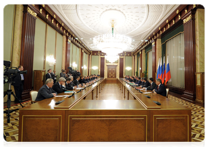 President Dmitry Medvedev meeting with the Russian government at the White House to sum up the socio-economic development results in Russia in 2011|27 december, 2011|16:40