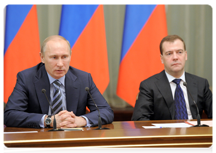 President Dmitry Medvedev and Prime Minister Vladimir Putin|27 december, 2011|16:40