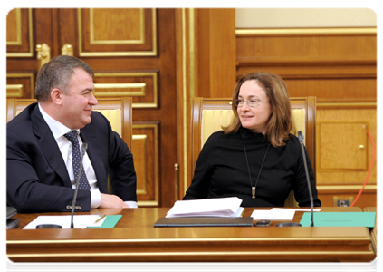 Defence Minister Anatoly Serdyukov, Economic Development Minister Elvira Nabiullina and Minister of Transport Igor Levitin at a government meeting|27 december, 2011|18:18