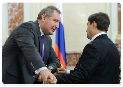 Deputy Prime Minister Dmitry Rogozin and Minister of Transport Igor Levitin at a government meeting|27 december, 2011|18:18
