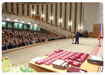 Prime Minister Vladimir Putin congratulates the staff of the Government Executive Office on its 20th anniversary|28 december, 2011|15:34