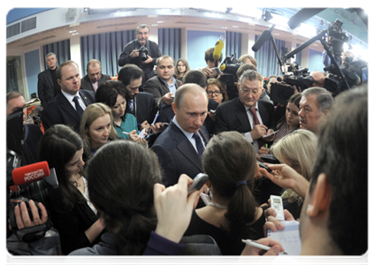 Prime Minister Vladimir Putin meets with journalists of the government press pool and wishes them a Happy New Year|28 december, 2011|16:08