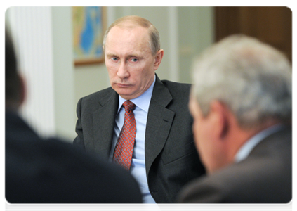 Prime Minister Vladimir Putin at a meeting on the earthquake in Tuva and natural disasters in other Russian regions|29 december, 2011|15:35