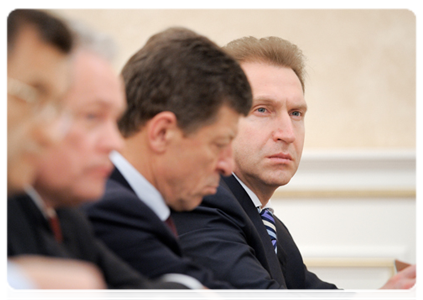 First Deputy Prime Minister Igor Shuvalov and Deputy Prime Minister Dmitry Kozak at a Government Presidium meeting|5 december, 2011|19:48