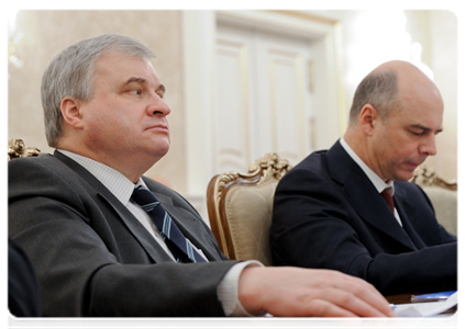 First Deputy Foreign Minister Andrei Denisov and Acting Finance Minister Anton Siluanov at the Government Presidium meeting|5 december, 2011|19:49