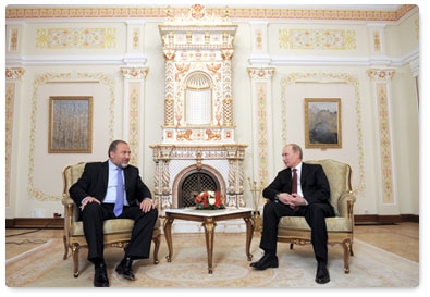 Prime Minister Vladimir Putin meets with Israeli Deputy Prime Minister and Minister of Foreign Affairs Avigdor Lieberman