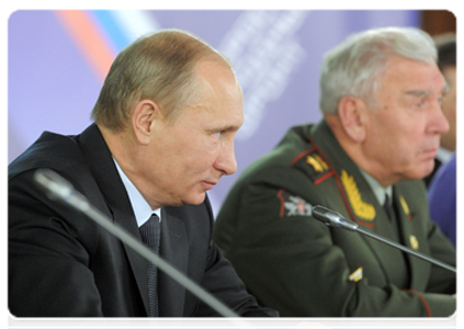Председатель Правительства Российской Федерации В.В.Путин провёл заседание Координационного совета Общероссийского народного фронта|8 декабря, 2011|12:52