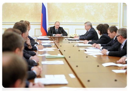 Prime Minister Vladimir Putin holding a meeting on saving the Bogoslovsky Aluminum Plant and the Taganrog Automobile Plant|8 december, 2011|16:36