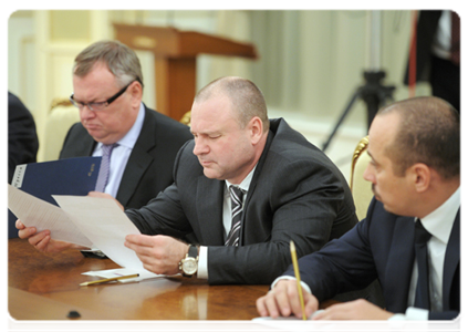 Participants in a meeting on saving the Bogoslovsky Aluminum Plant and the Taganrog Automobile Plant|8 december, 2011|16:37