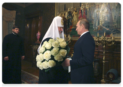 Prime Minister Vladimir Putin meeting with Patriarch Kirill of Moscow and All Russia to congratulate him on the second anniversary of his enthronement|1 february, 2011|21:08