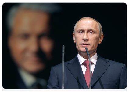 Prime Minister Vladimir Putin speaking at a gala reception in honour of the 80th birthday of Boris Yeltsin|1 february, 2011|21:32