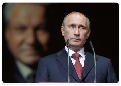 Prime Minister Vladimir Putin speaking at a gala reception in honour of the 80th birthday of Boris Yeltsin|1 february, 2011|21:32