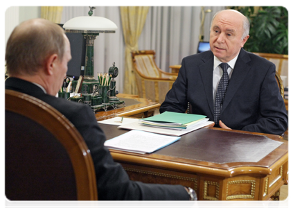 Governor of the Republic of Mordovia Nikolai Merkushkin at a meeting with Prime Minister Vladimir Putin|11 february, 2011|12:50