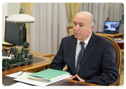 Governor of the Republic of Mordovia Nikolai Merkushkin at a meeting with Prime Minister Vladimir Putin|11 february, 2011|12:50