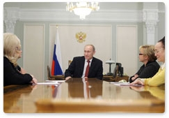 Vladimir Putin held a working meeting with Minister of Healthcare and Social Development Tatyana Golikova, Deputy Speaker of the State Duma Nadezhda Gerasimova, Chairperson of the State Duma Committee on Healthcare Olga Borzova, and Deputy Chairperson of the State Duma Committee on Labour and Social Policy Farida Gainullina