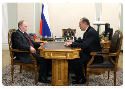 Prime Minister Vladimir Putin meeting with TMK Chairman of the Board Dmitry Pumpyansky|11 february, 2011|18:57