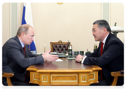 Prime Minister Vladimir Putin meeting with Alexei Orlov, head of the Republic of Kalmykia|12 february, 2011|12:47