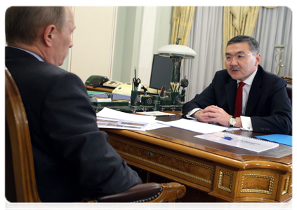 Prime Minister Vladimir Putin meeting with Alexei Orlov, head of the Republic of Kalmykia|12 february, 2011|12:48