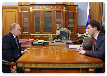 Prime Minister Vladimir Putin meets with Minister of Communications and Mass Media Igor Shchegolev|15 february, 2011|14:30