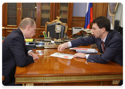 Prime Minister Vladimir Putin meets with Minister of Communications and Mass Media Igor Shchegolev|15 february, 2011|14:30