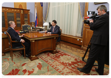 Prime Minister Vladimir Putin meets with Minister of Communications and Mass Media Igor Shchegolev|15 february, 2011|14:30