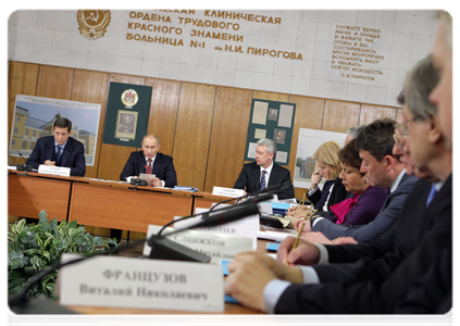 Prime Minister Vladimir Putin chairs a meeting on modernising Moscow’s healthcare system|15 february, 2011|18:58