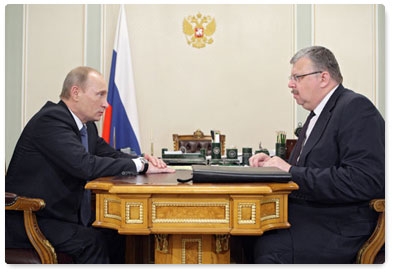 Prime Minister Vladimir Putin meets with Federal Customs Service Head Andrei Belyaninov