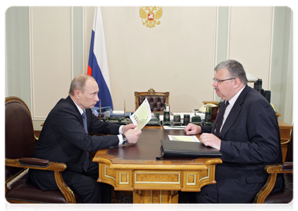 Prime Minister Vladimir Putin at a meeting with Federal Customs Service Head Andrei Belyaninov|16 february, 2011|11:01