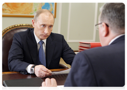 Prime Minister Vladimir Putin at a meeting with Federal Customs Service Head Andrei Belyaninov|16 february, 2011|11:01