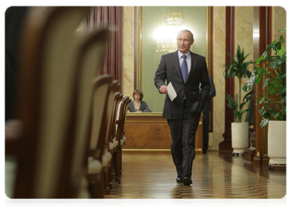 Prime Minister Vladimir Putin meets with the heads of expert groups to discuss Russia’s socio-economic development strategy through 2020|16 february, 2011|17:43