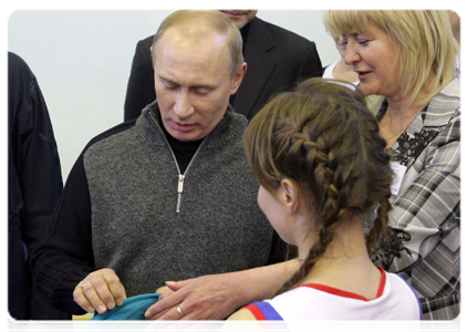 Prime Minister Vladimir Putin visits School No. 30, which was rebuilt after a flood, in the village of No-vomikhailovsky in the Krasnodar Territory|17 february, 2011|18:59
