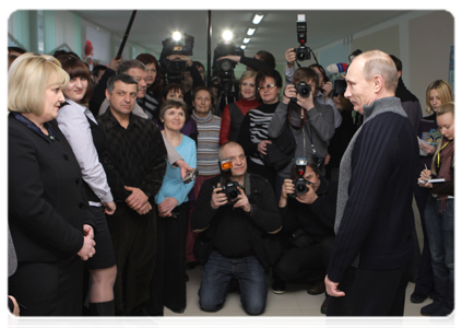 Prime Minister Vladimir Putin visits School No. 30, which was rebuilt after a flood, in the village of No-vomikhailovsky in the Krasnodar Territory|17 february, 2011|19:22