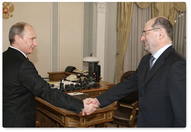 Prime Minister Vladimir Putin holds a meeting with Sverdlovsk Region Governor Alexander Misharin