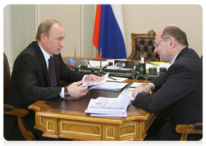 Prime Minister Vladimir Putin meeting with Sverdlovsk Region Governor Alexander Misharin|19 february, 2011|16:30